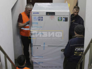 СИЗИФ - Фото Подъем медицинских холодильников весом 300 кг, номер 16032