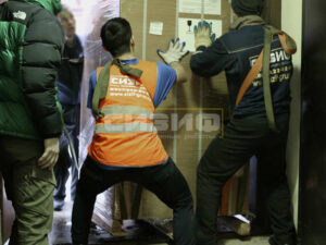 СИЗИФ - Фото Подъем медицинских холодильников весом 300 кг, номер 16057