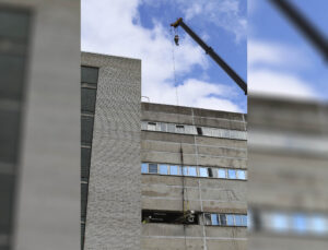 СИЗИФ - Фото Подъём конвейерной линии через окно на высоту 25 метров, номер 23253