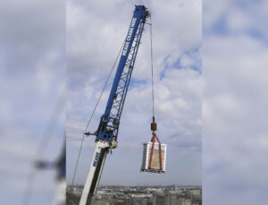 СИЗИФ - Фото Подъем нового вент оборудования на кровлю высотой 80 метров, номер 23435